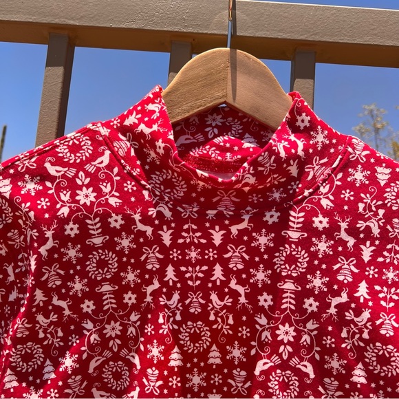 ⬇️Lands’ End Women’s Holiday Turtleneck Size L Color Red And White Pattern - Picture 1 of 8